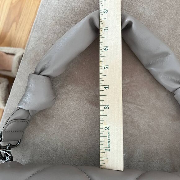 Sondra Roberts faux leather quilted flap bag taupe - Picture 8 of 8